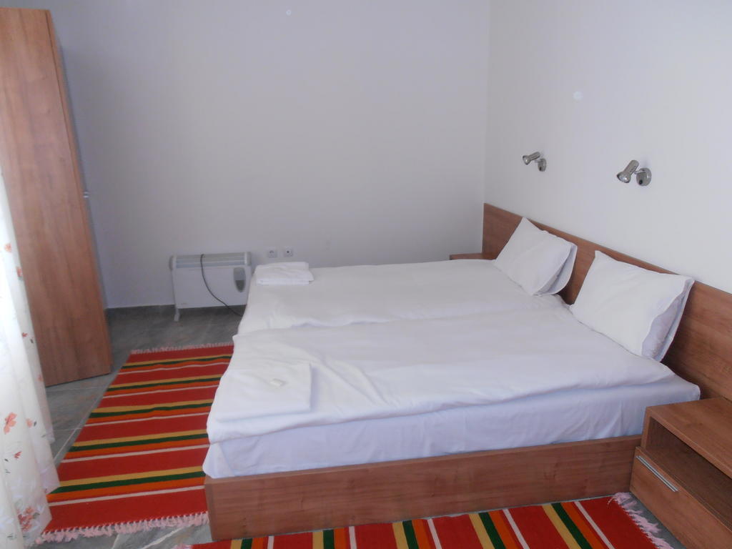 פמפורובו Monastery 3 Apartments Tmf מראה חיצוני תמונה